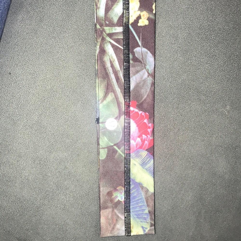 Lululemon flower head band
